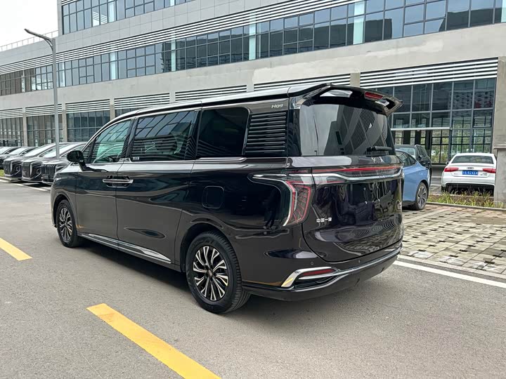 2024 Hongqi HQ9 Hybrid