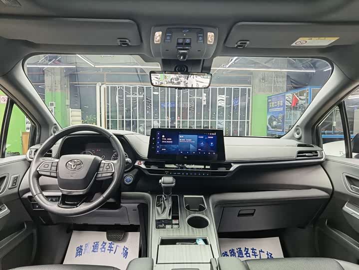 Toyota Sienna 2021 2021款 2.5L混动 铂金版