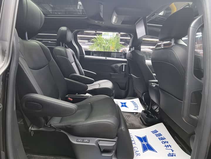 Toyota Sienna 2021 2021款 2.5L混动 铂金版