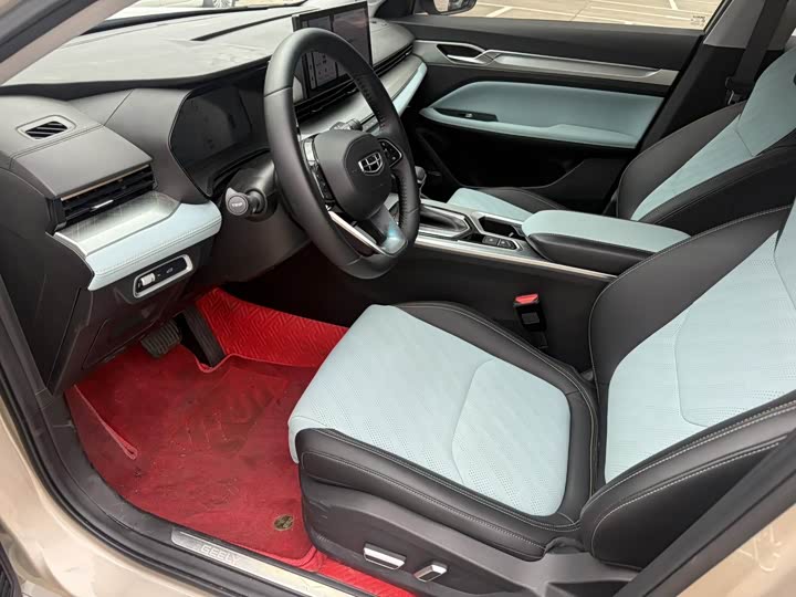Geely Emgrand L 2022 2022款 1.4T CVT尊贵型