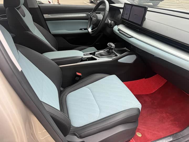 Geely Emgrand L 2022 2022款 1.4T CVT尊贵型