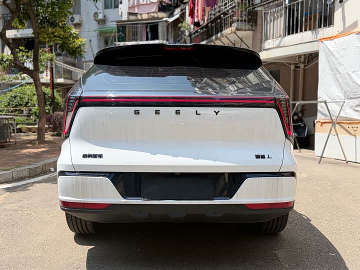 2025 Geely Atlas L