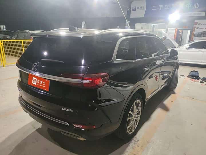 Фото 8 - Buick Enclave