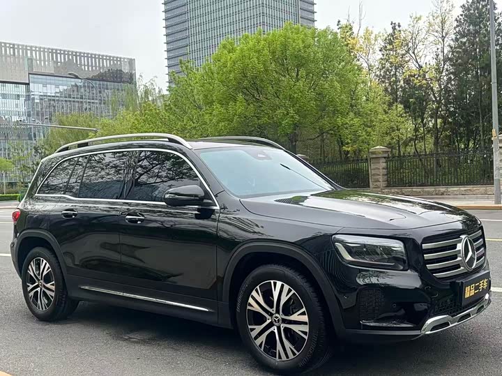 Фото 2 - Mercedes-Benz GLB-Class