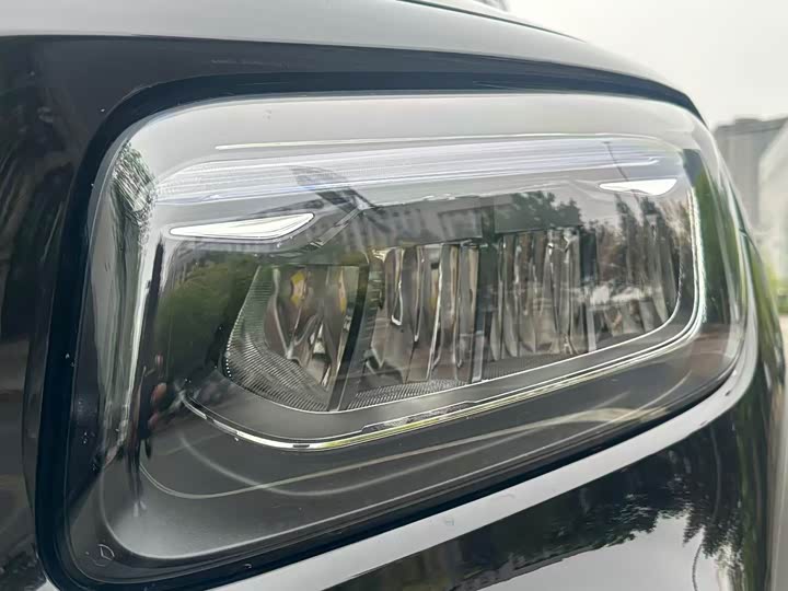 Фото 8 - Mercedes-Benz GLB-Class
