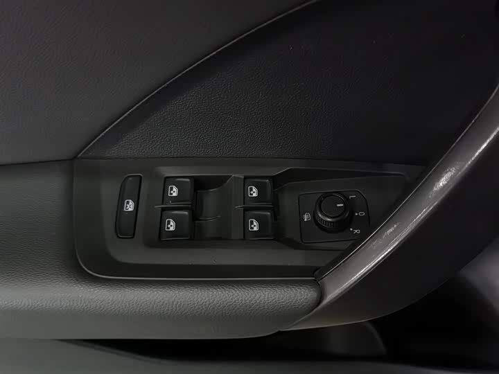 Volkswagen Tharu 2021 2021款 280TSI 两驱豪华版PLUS