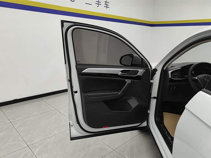 Volkswagen Tayron 2020 2020款 330TSI 两驱豪华智联版