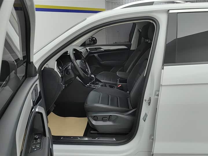 Volkswagen Tayron 2020 2020款 330TSI 两驱豪华智联版