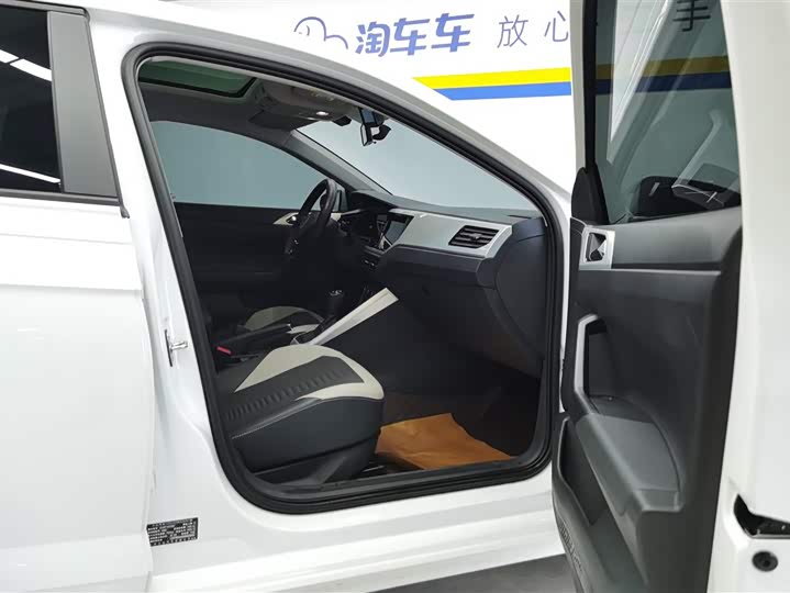 Volkswagen Polo 2023 2023款 Plus 1.5L 自动炫彩科技版
