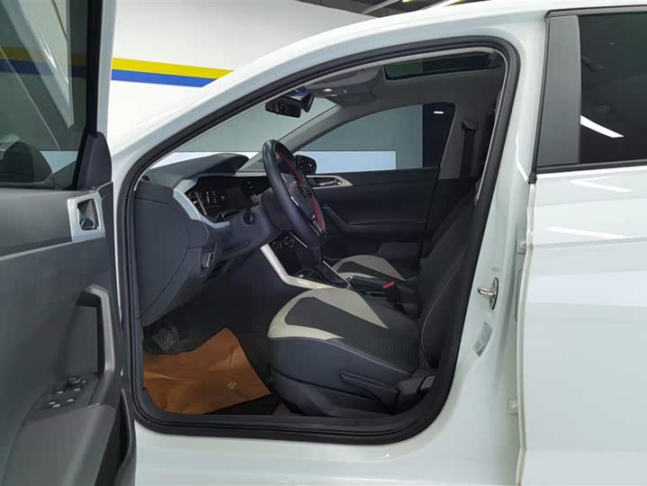 Volkswagen Polo 2023 2023款 Plus 1.5L 自动炫彩科技版