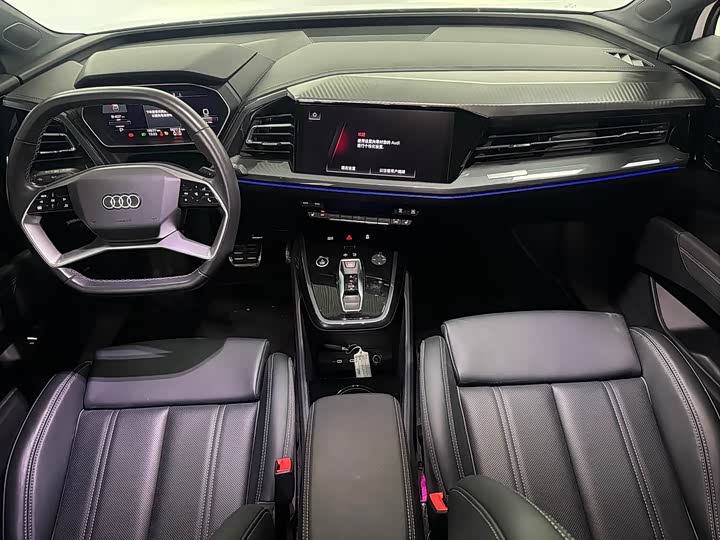 Audi Q4 e-tron 2024 2024款 50 e-tron quattro 创境曜夜版