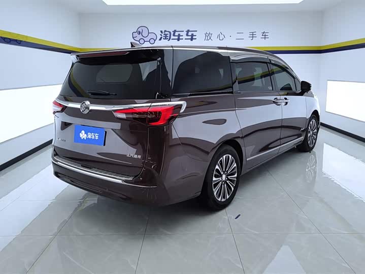 Photo 3 - Buick GL8 ES