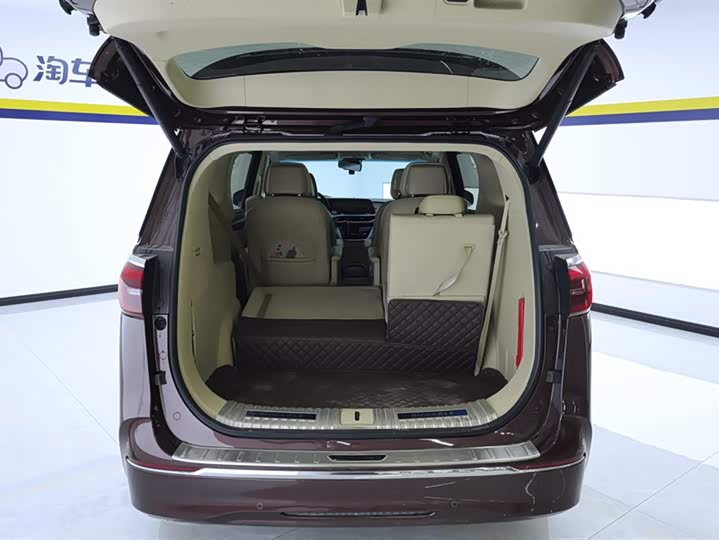 Photo 4 - Buick GL8 ES