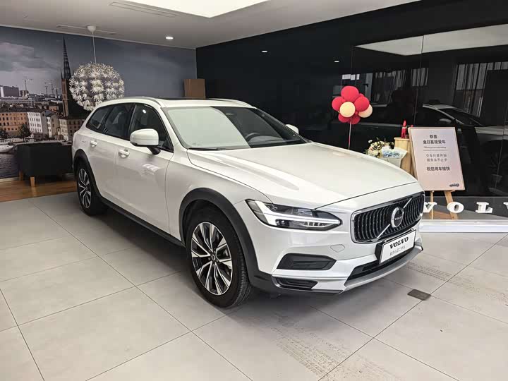 2025 Volvo V90