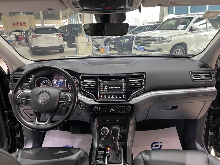 Jeep Grand Commander 2022 2022款 2.0T 四驱豪华版