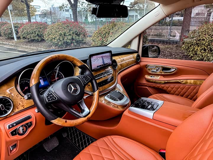 Mercedes-Benz V-Class 2022 2022款 V 260 L 长轴距豪华版