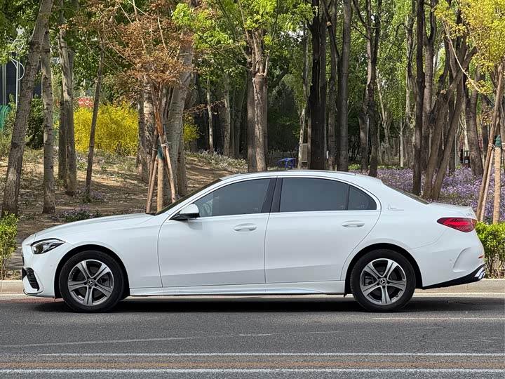 Zdjęcie 3 - Mercedes-Benz C-Class