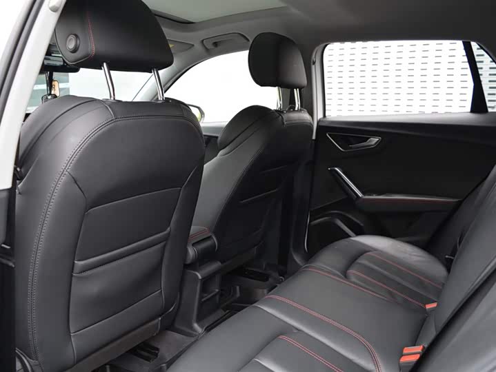 Zdjęcie 8 - Audi Q2L