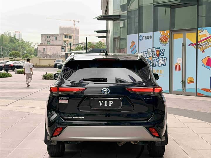 Photo 8 - Toyota Highlander