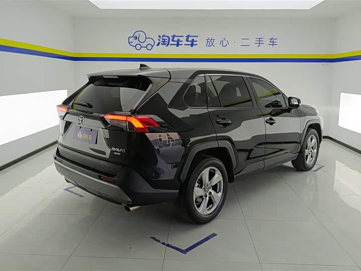 Toyota RAV4 2021 2021款 2.0L CVT四驱风尚PLUS版