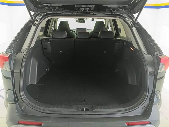 Toyota RAV4 2021 2021款 2.0L CVT四驱风尚PLUS版