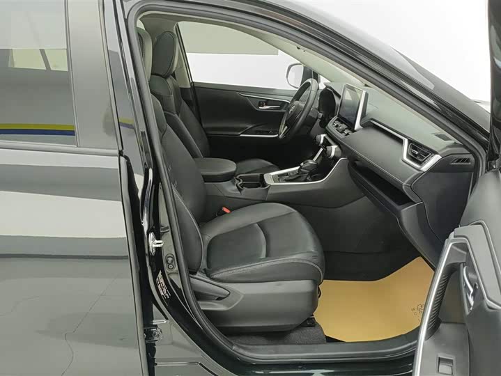 Toyota RAV4 2021 2021款 2.0L CVT四驱风尚PLUS版