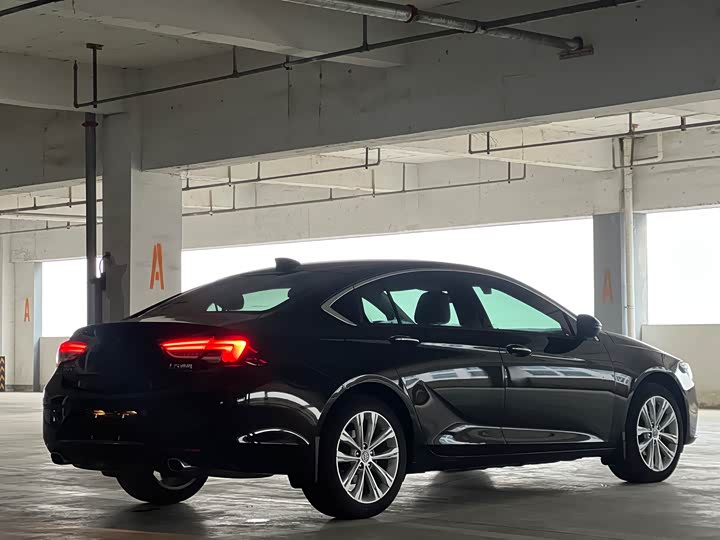 Photo 7 - Buick Regal