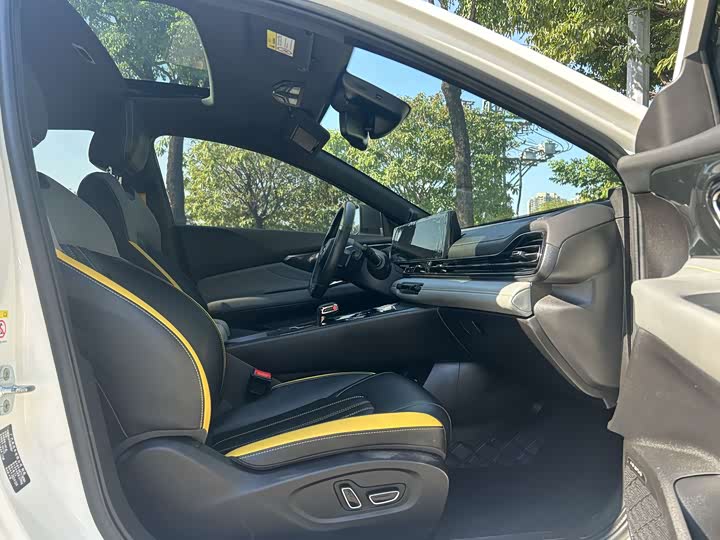 Zdjęcie 7 - GAC Trumpchi Empow R