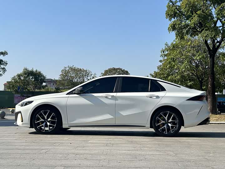 Zdjęcie 9 - GAC Trumpchi Empow R