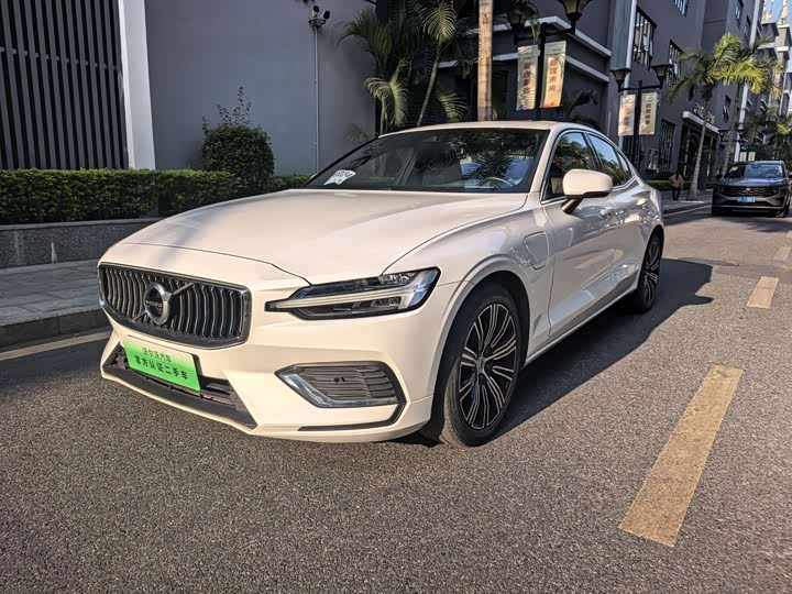 Volvo S60 Hybrid 2021 2021款 T8 E驱混动 四驱智逸豪华版