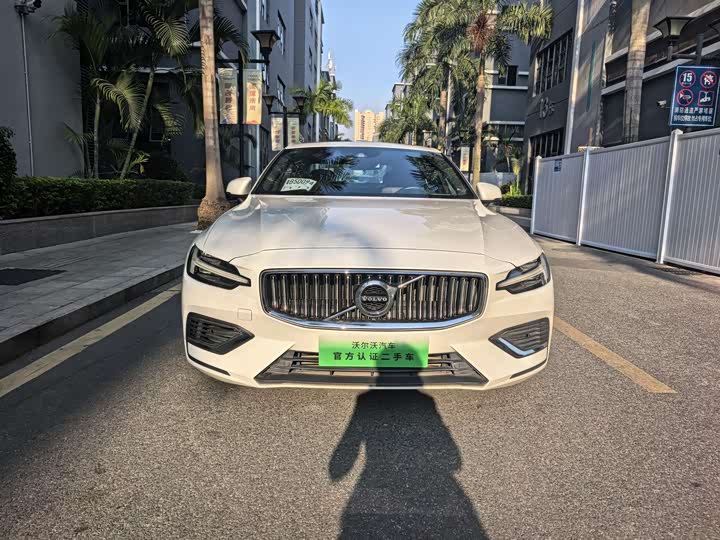 Volvo S60 Hybrid 2021 2021款 T8 E驱混动 四驱智逸豪华版