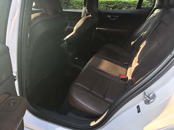 Volvo S60 Hybrid 2021 2021款 T8 E驱混动 四驱智逸豪华版