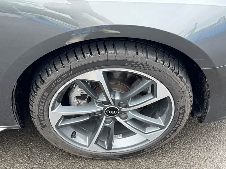 Zdjęcie 9 - Audi A4L