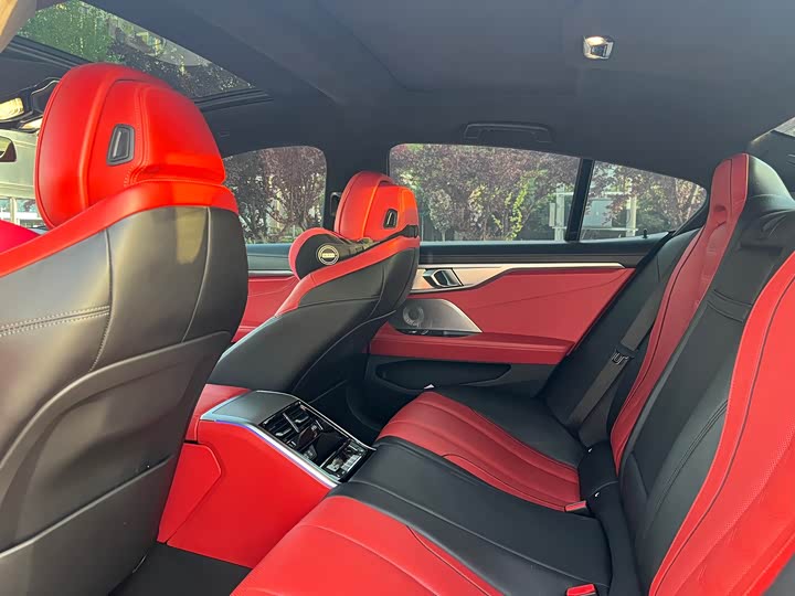 BMW 8 Series 2022 2022款 840i xDrive 四门轿跑车 M运动套装