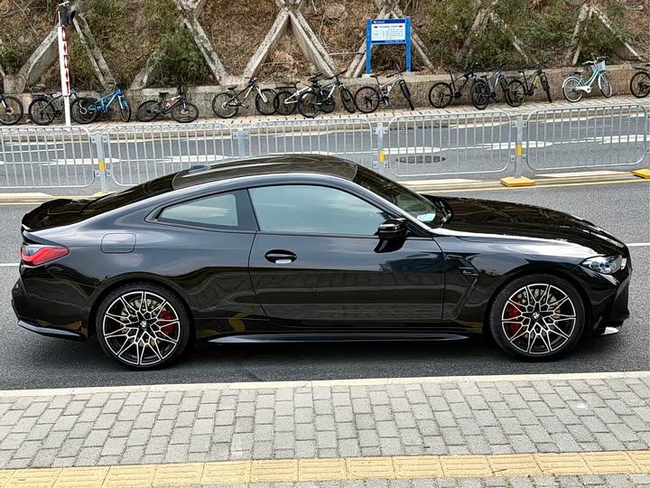 BMW M4 2023 2023款 M4双门轿跑车 雷霆版
