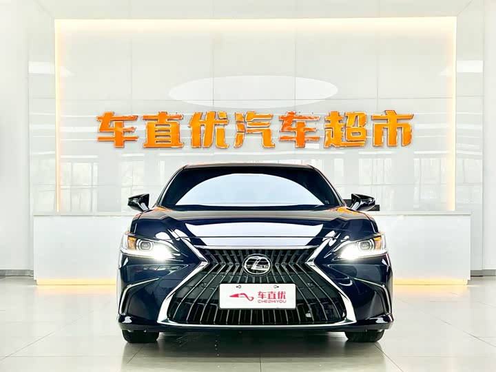 Фото 3 - Lexus ES