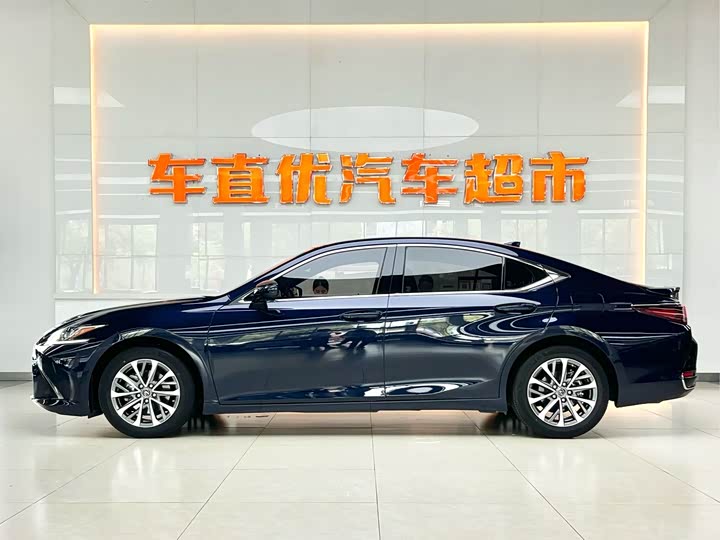 Фото 4 - Lexus ES