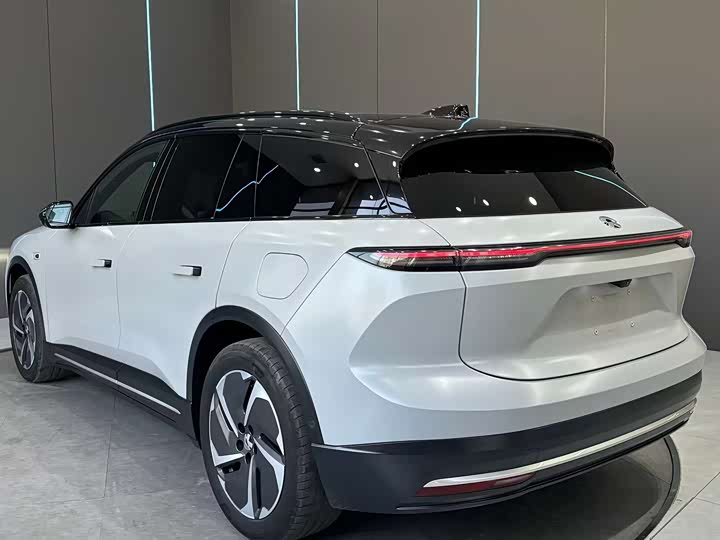 Фото 8 - Nio ES6