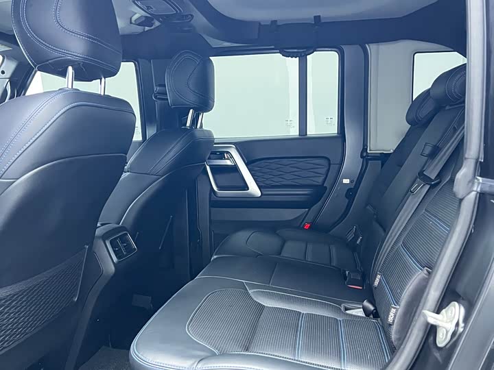 BAIC Beijing BJ40 2021 2021款 2.0D 自动四驱刀锋英雄版侠客型（前后电控锁）