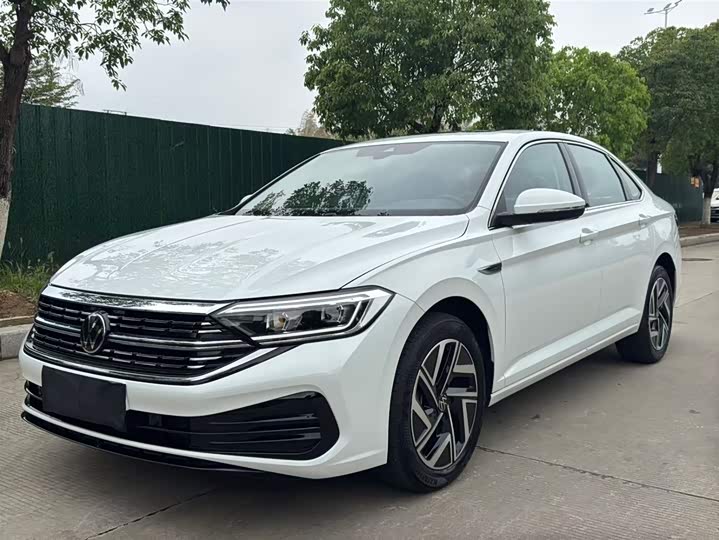 Фото 1 - Volkswagen Sagitar L