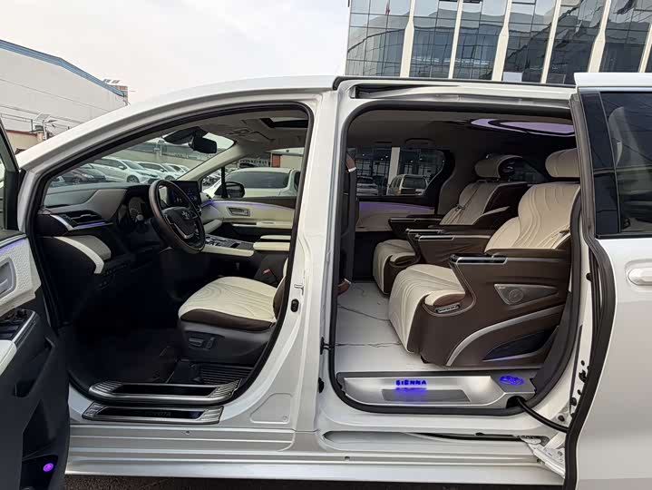 Toyota Sienna 2024 2024款 2.5L混动 豪华版