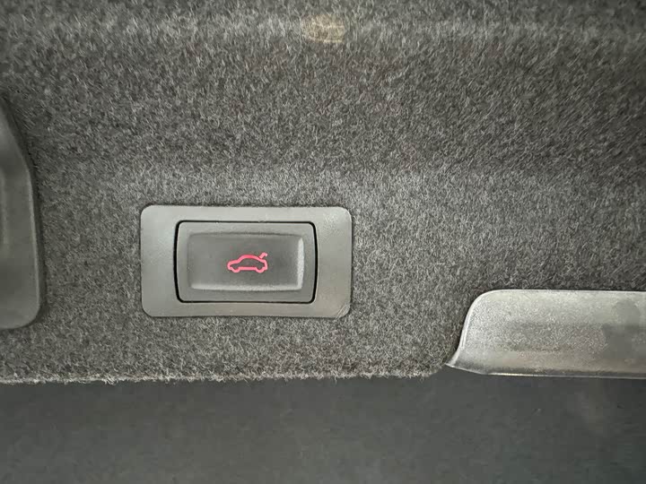 Photo 8 - Audi A6L
