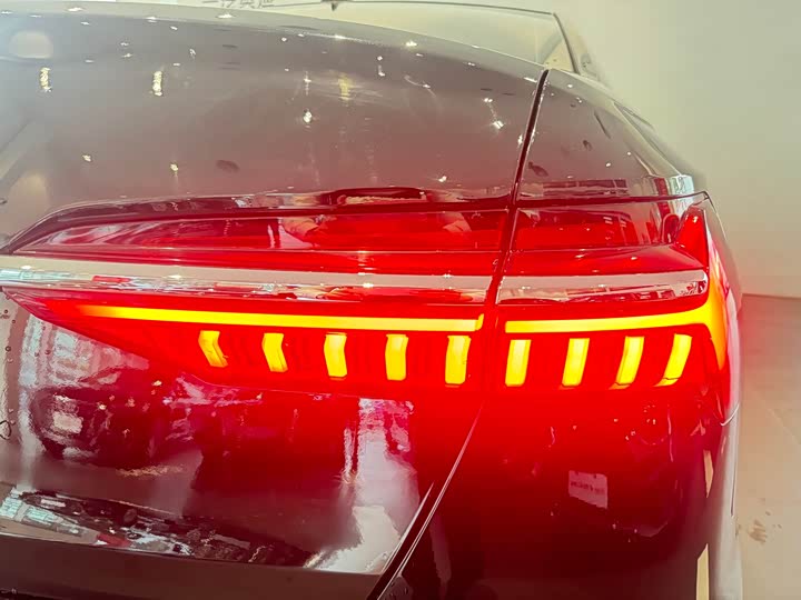 Photo 9 - Audi A6L