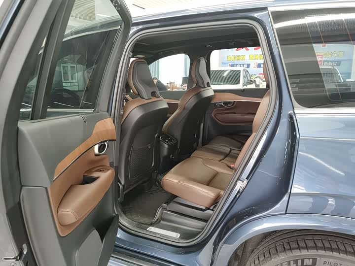 Volvo XC90 2024 2024款 B6 智逸豪华版 7座