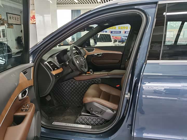 Volvo XC90 2024 2024款 B6 智逸豪华版 7座