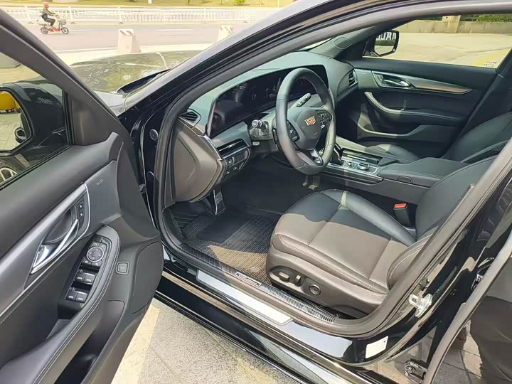 Cadillac CT5 2025 2025款 28T 城市运动版
