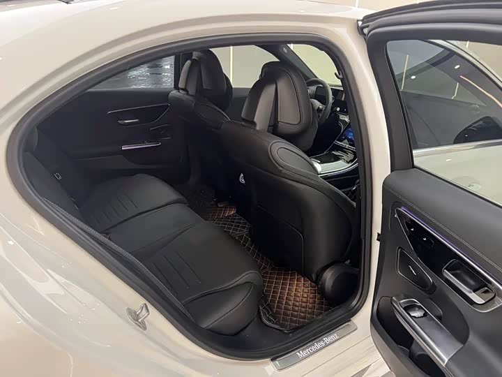Фото 9 - Mercedes-Benz C-Class