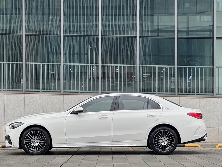 Фото 4 - Mercedes-Benz C-Class