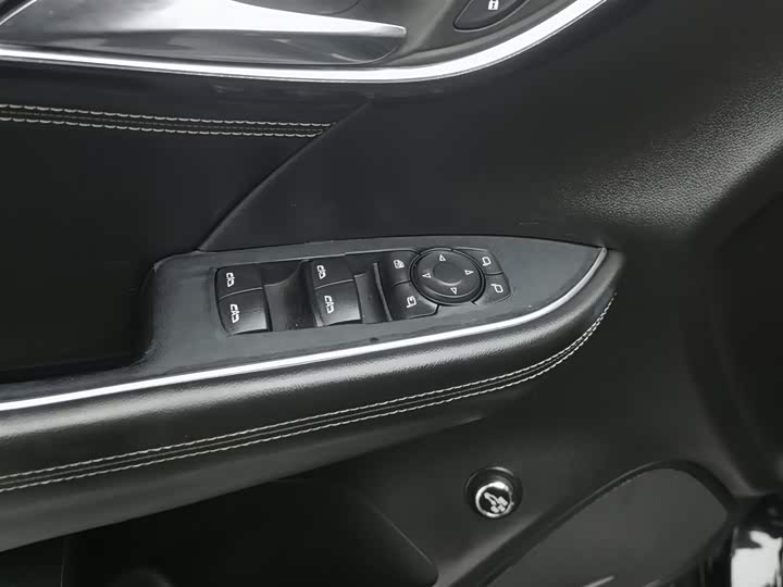 Фото 9 - Buick Envision Plus