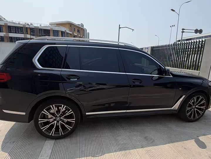 Фото 3 - BMW X7